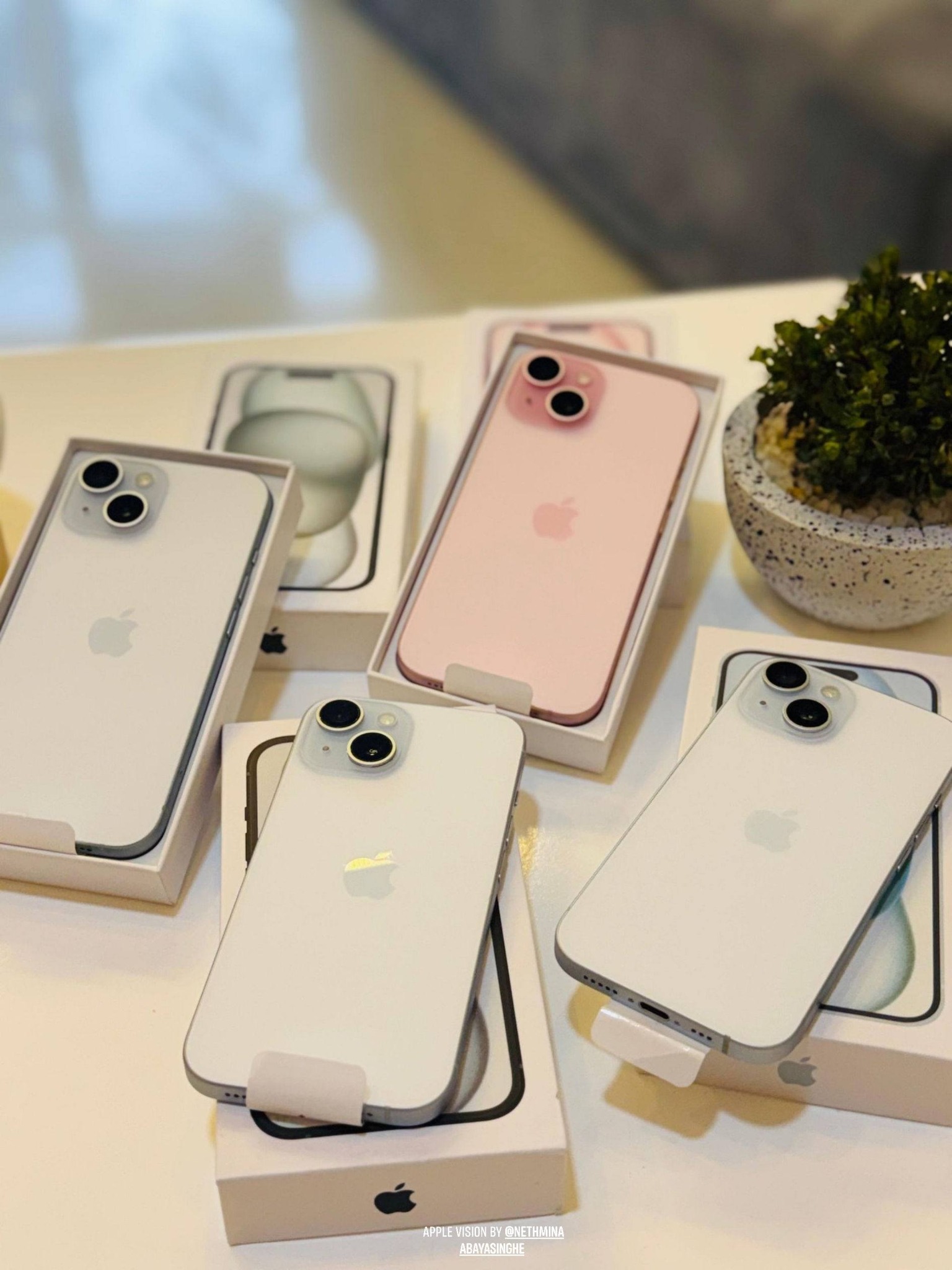 Showcase Device 9